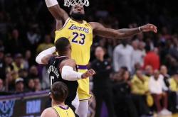 开云体育在线-尼克斯逆转快船，詹姆斯状态火热