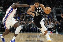 开云体育在线-魔术翻盘雄鹿B队，布拉德利制霸全场