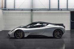 开云体育平台APP-绿茵场上的争冠硝烟，篮球馆内的强压风暴—德甲焦点战与广厦队力克老鹰的启示