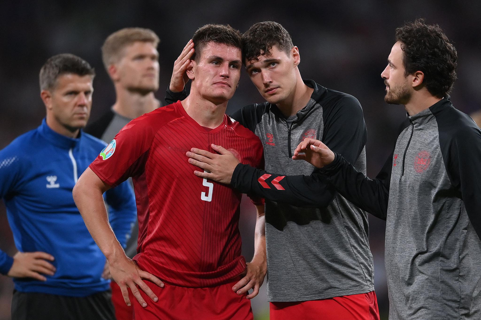 丹麦羽毛球队碾压英格兰羽毛球队，辛杜送出助攻