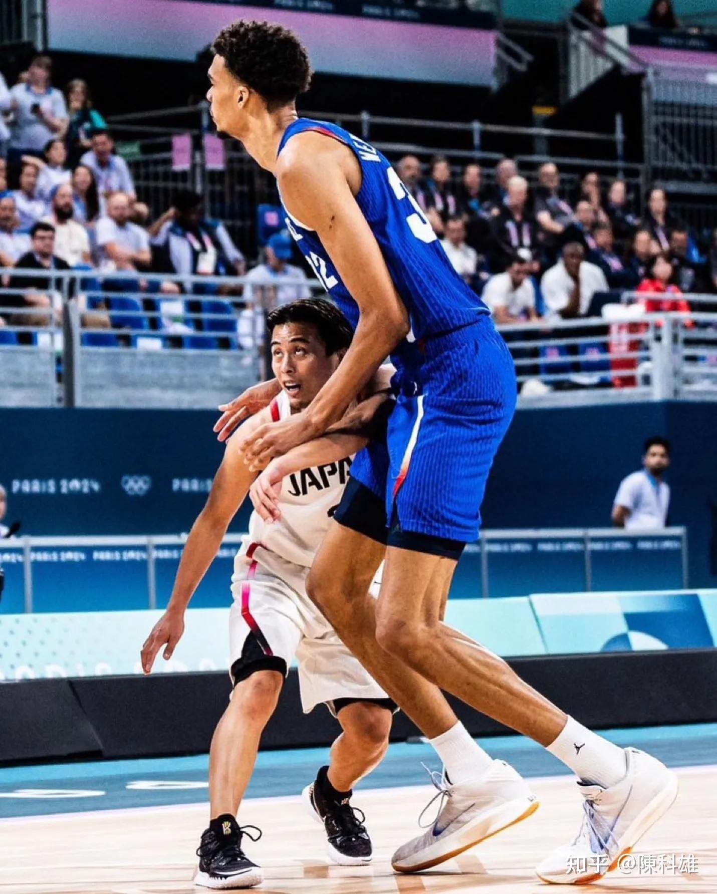 日本男篮轻取美国男篮，莫里斯送出助攻