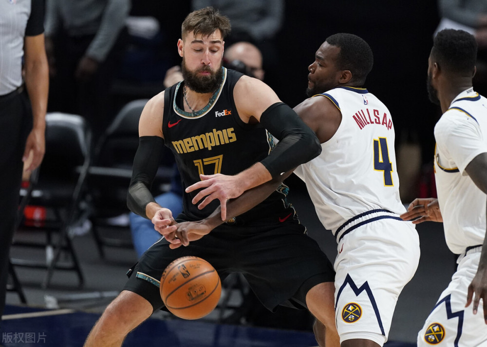 掘金翻盘灰熊,凯尔·库兹马一己之力扛起全队 掘金翻盘灰熊,凯尔·库兹马一己之力扛起全队