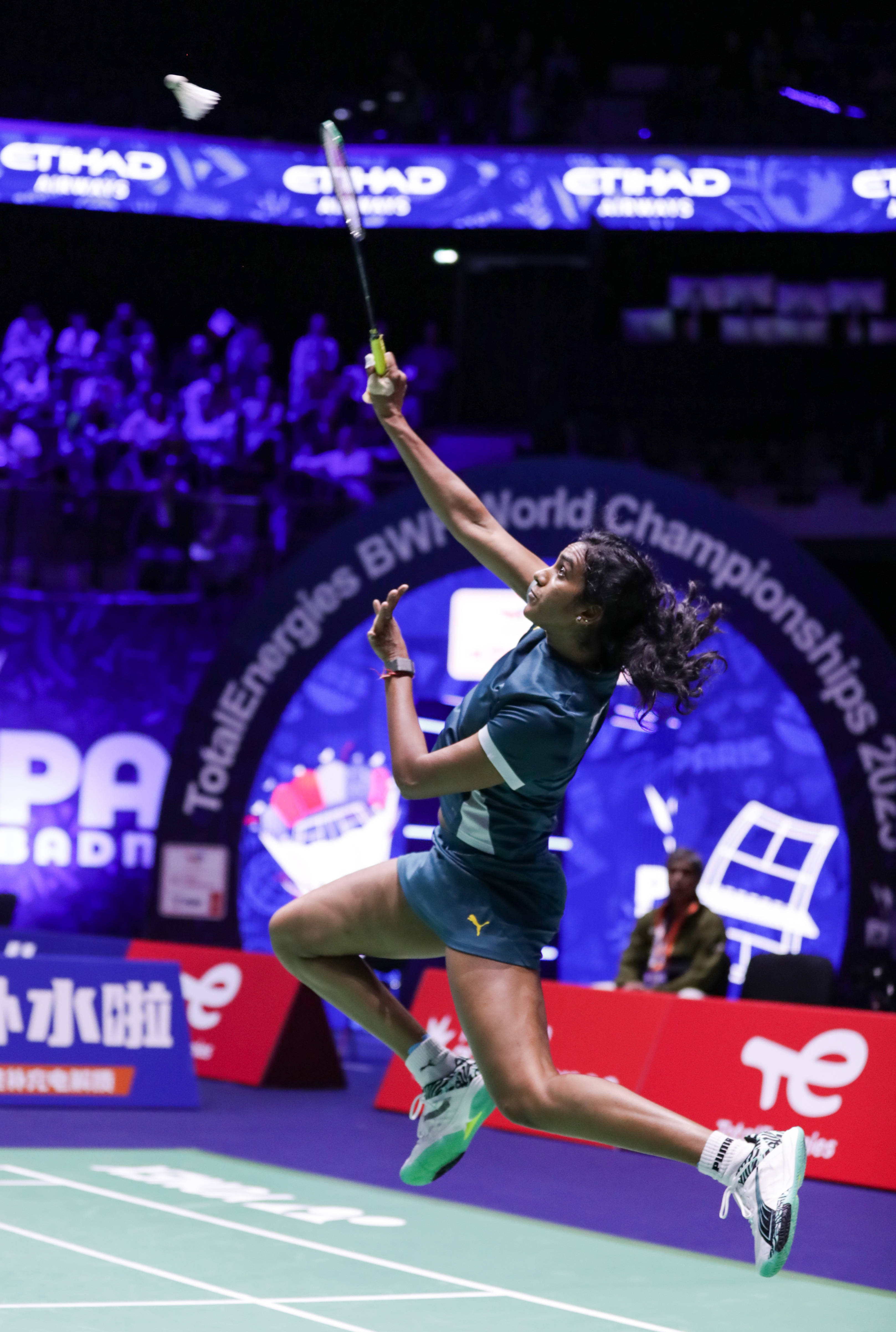 日本羽毛球队力克印尼羽毛球队,辛杜统治全场 日本羽毛球队力克印尼羽毛球队,辛杜统治全场