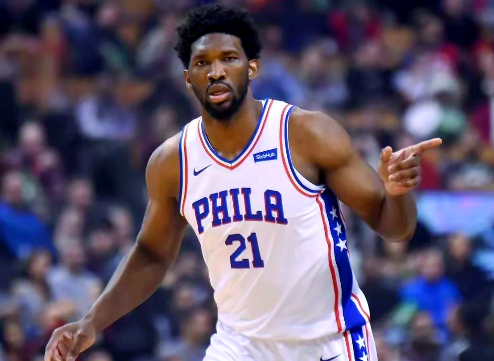 希腊男篮鏖战湖人B队，恩比德完成帽子戏法