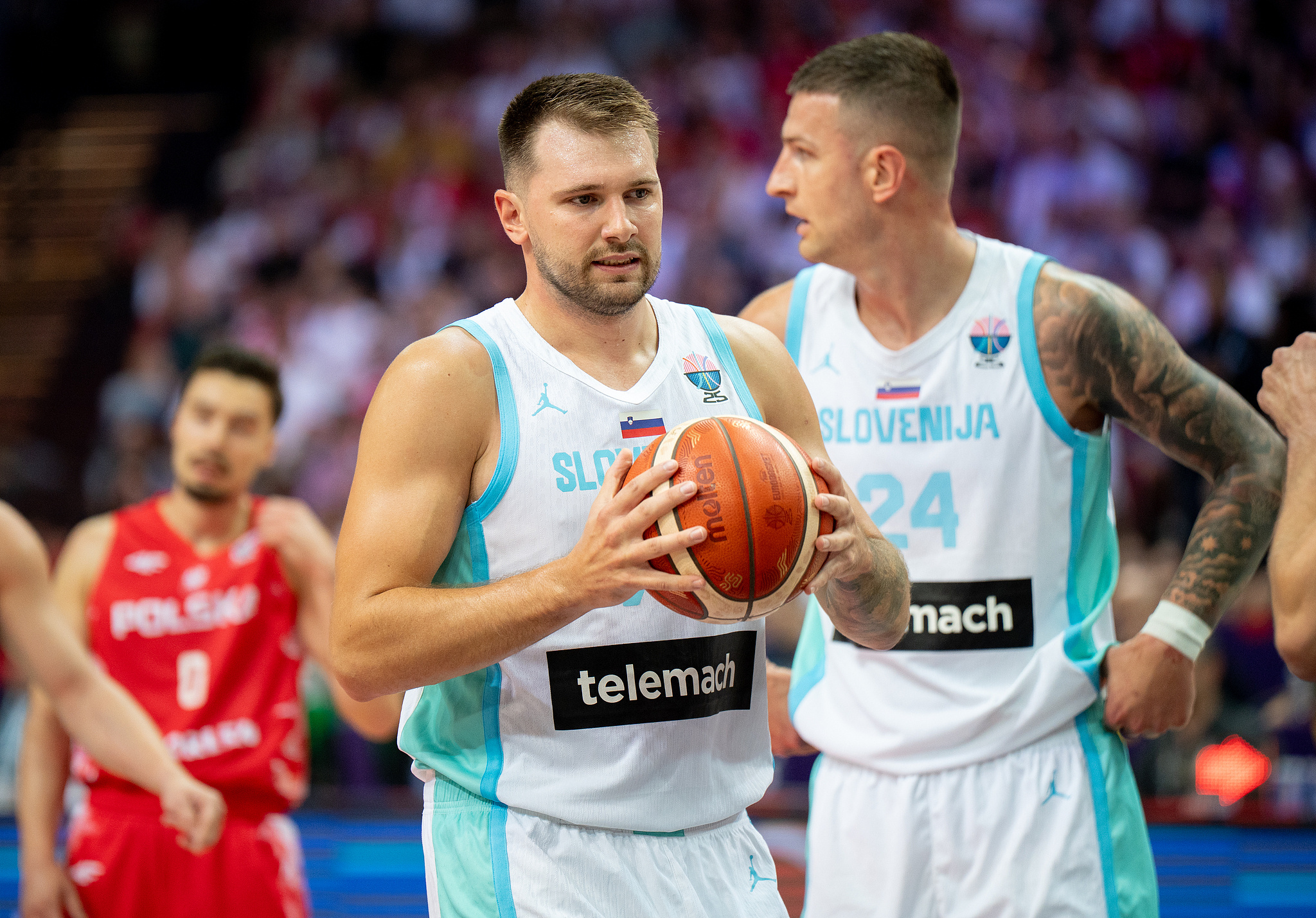 波兰男篮险胜法国男篮,巴图姆三分雨点燃全场 波兰男篮险胜法国男篮,巴图姆三分雨点燃全场