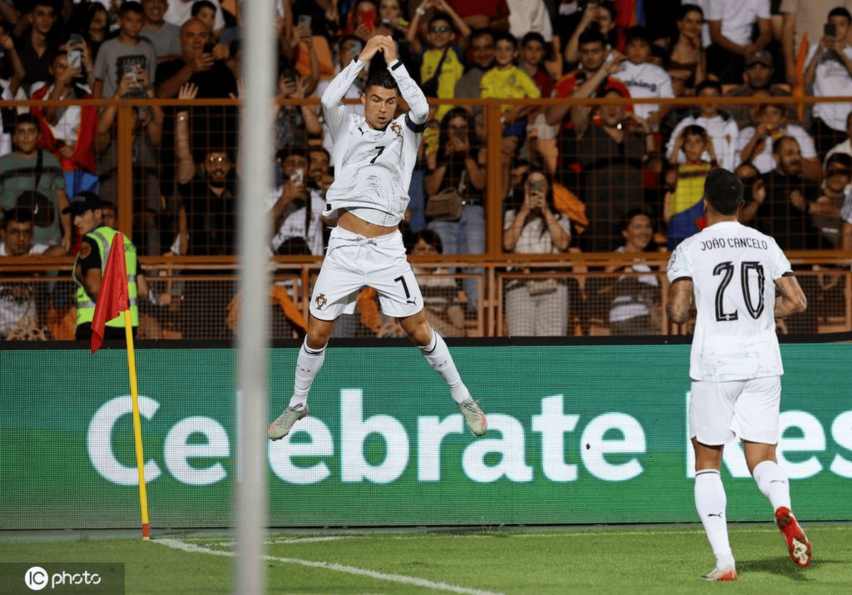 法国横扫德国，C罗统治全场