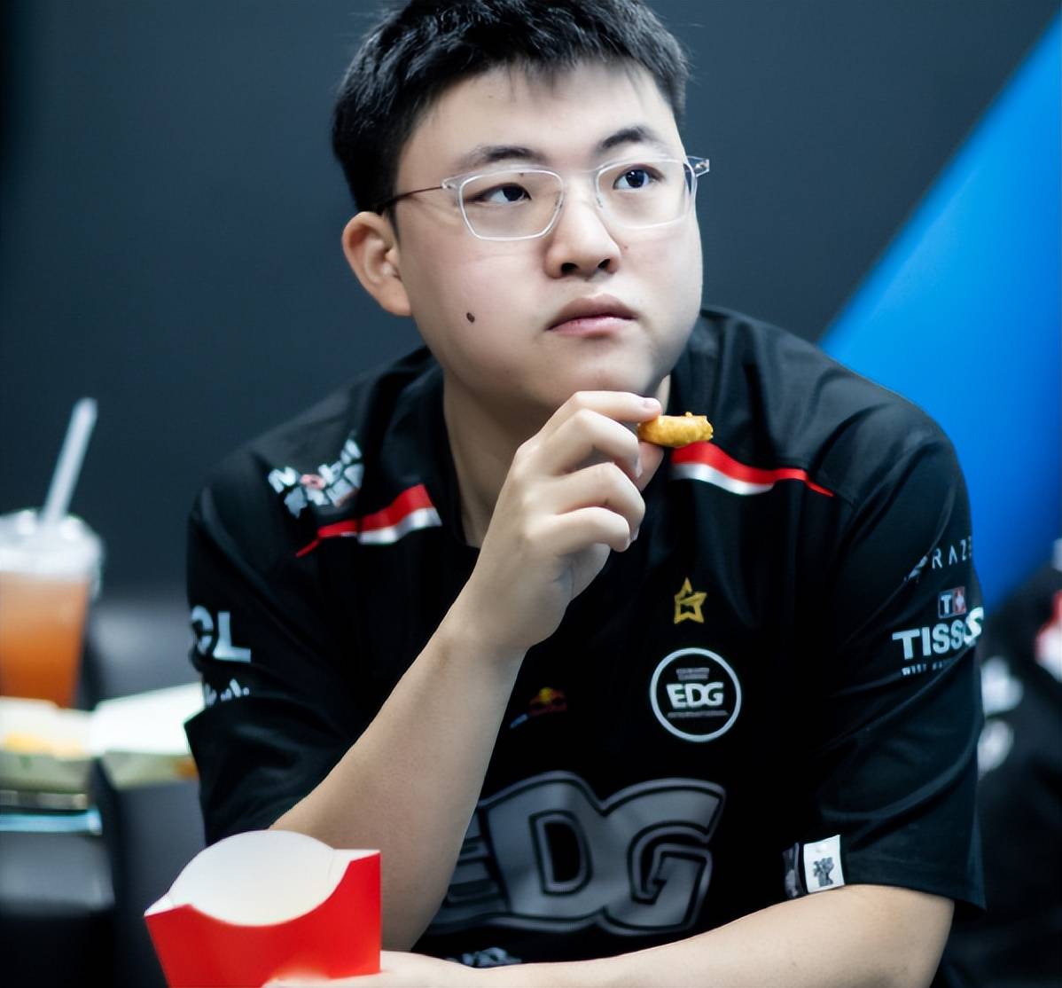 SHR险胜Rogue,Uzi打破历史纪录的简单介绍 SHR险胜Rogue,Uzi打破历史纪录的简单介绍