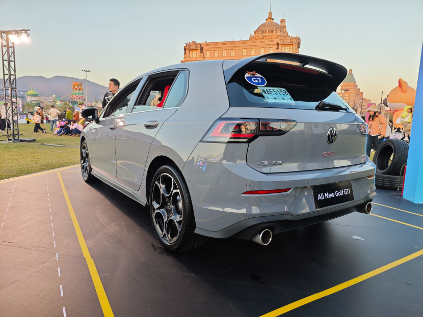 关于冷门频出!高尔夫战况跌宕起伏的信息 关于冷门频出!高尔夫战况跌宕起伏的信息