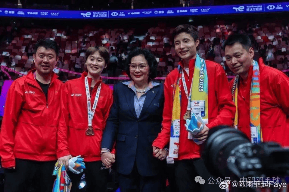 中国队完胜日本队，陈雨菲带队取胜