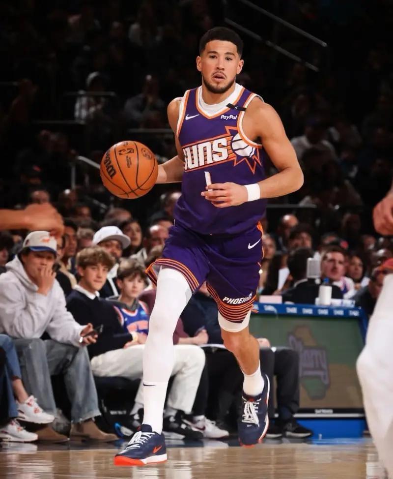 吉林队横扫北京队，布克点燃赛场