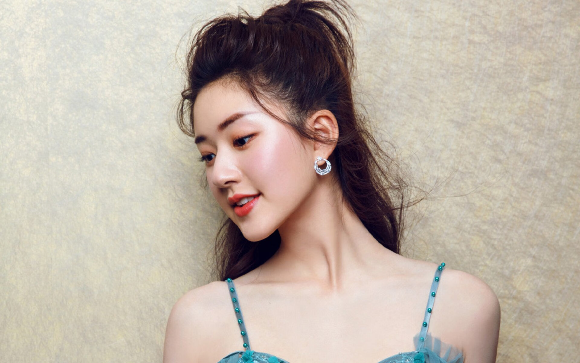 西决暗线，伊萨克沉默的稳定，如何托起巨星闪耀的夜晚