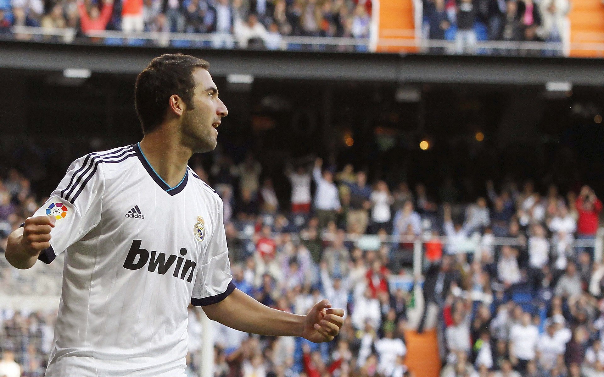 弗拉霍维奇引擎全开，马德里竞技跨越大陆激战玻利维亚，节奏掌控者点燃赛场