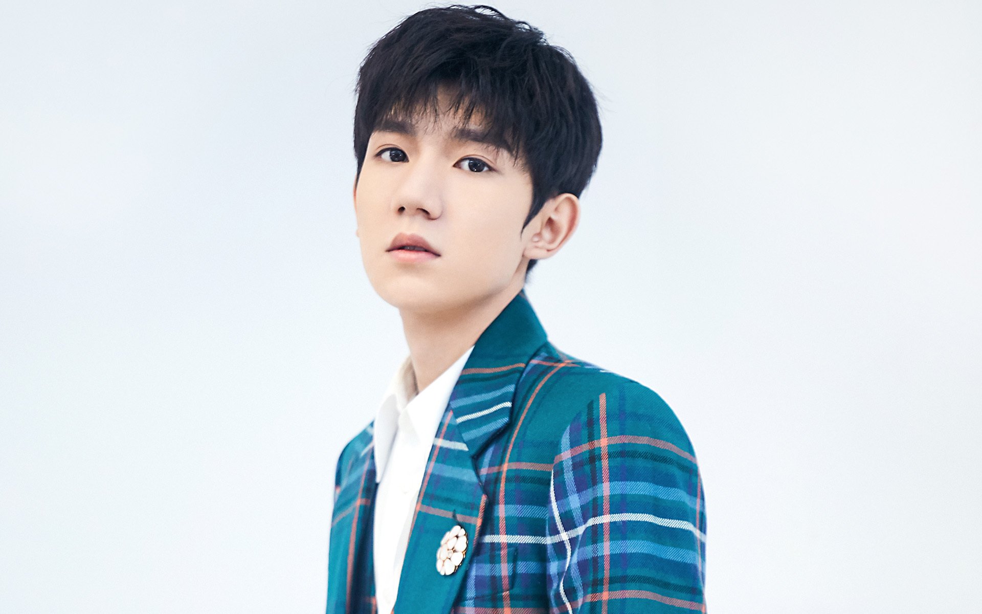 绿茵魔法与东方龙,欧冠决赛夜的无界鏖战