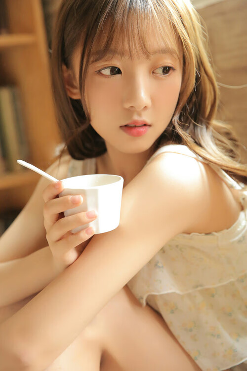 鹰掠王冠时,那个沉默的灯塔